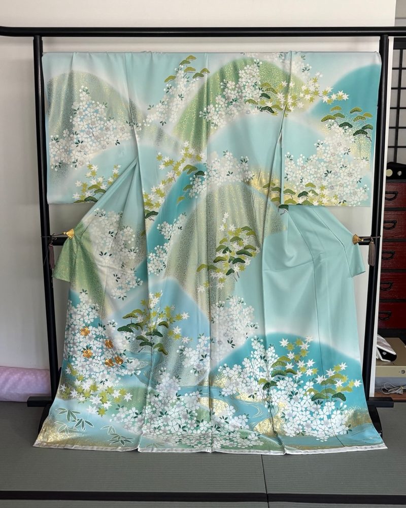 水色地に桜と松
